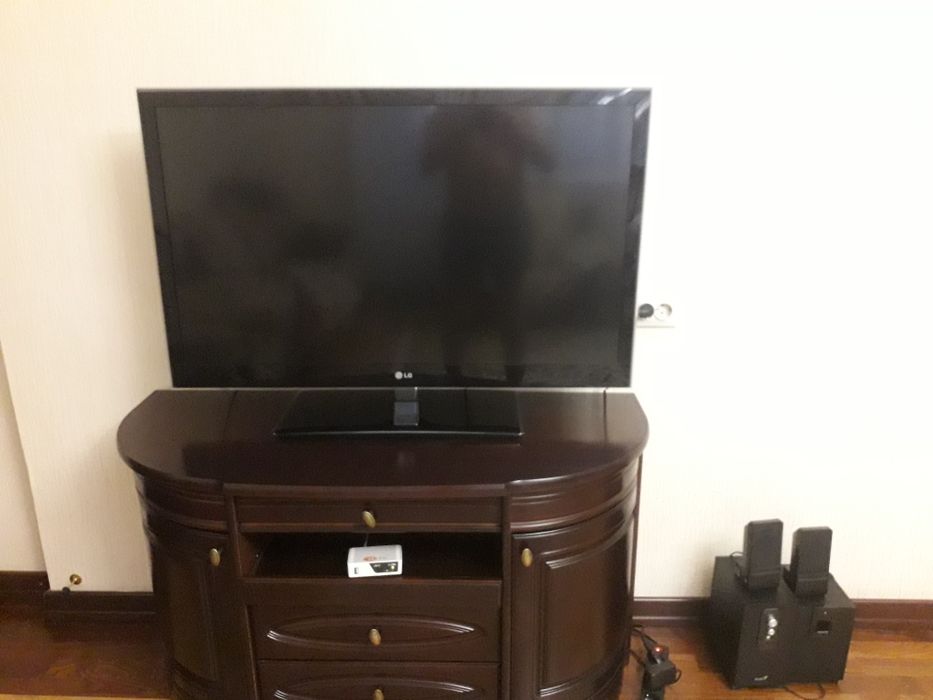 Телевизор LG диагональ 104 б/у