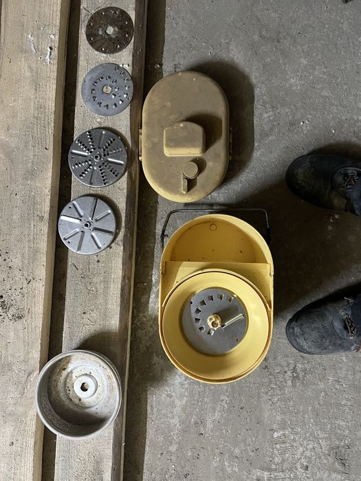 Продам кухонный комбайн