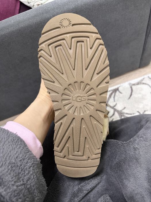 Vand ugg  noi stare foarte buna