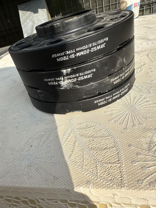 Distantiere bmw de 2 cm si de 1,5 cm