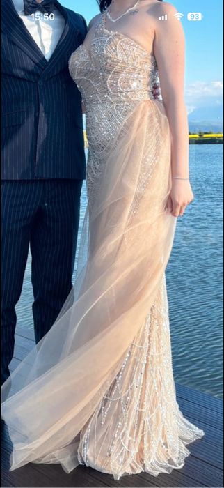 Rochie lunga cu trena detasabila