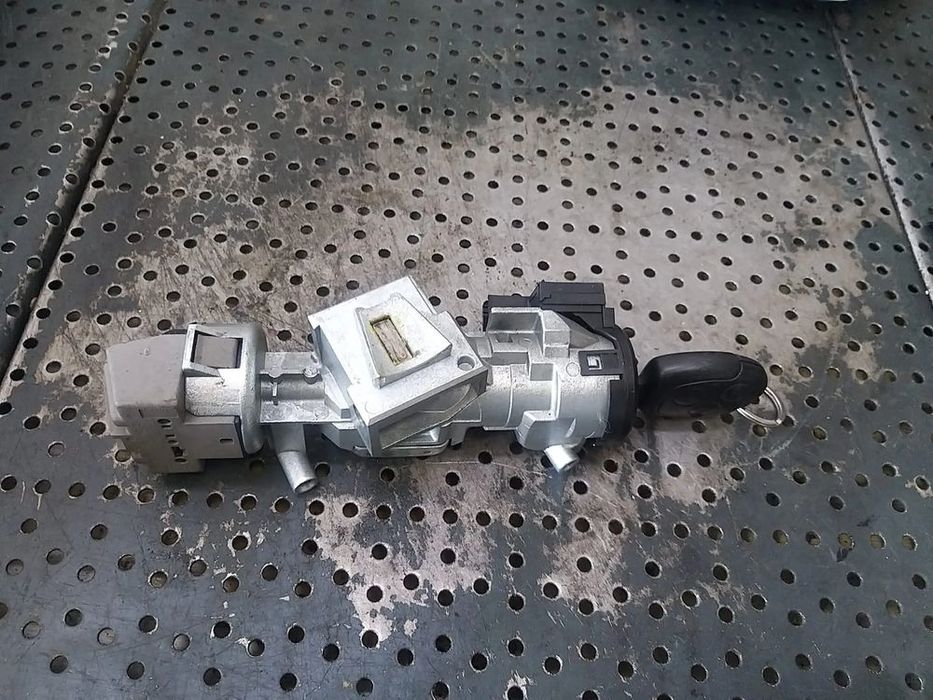 Contact auto cu cheie ford focus 2 3m513f880ac