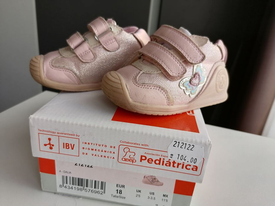 Детски затворени обувки Biomecanics /номер 18 /