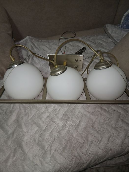 Продам люстру...