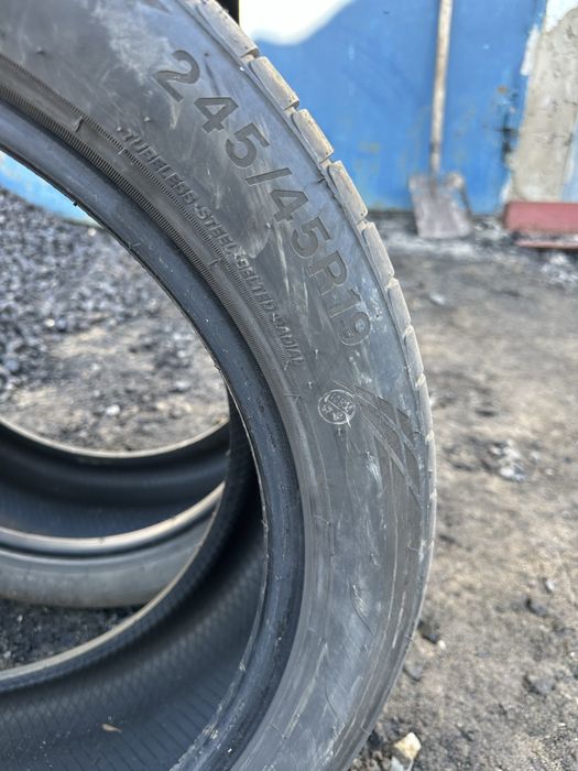 245/45/19  пара, лето.