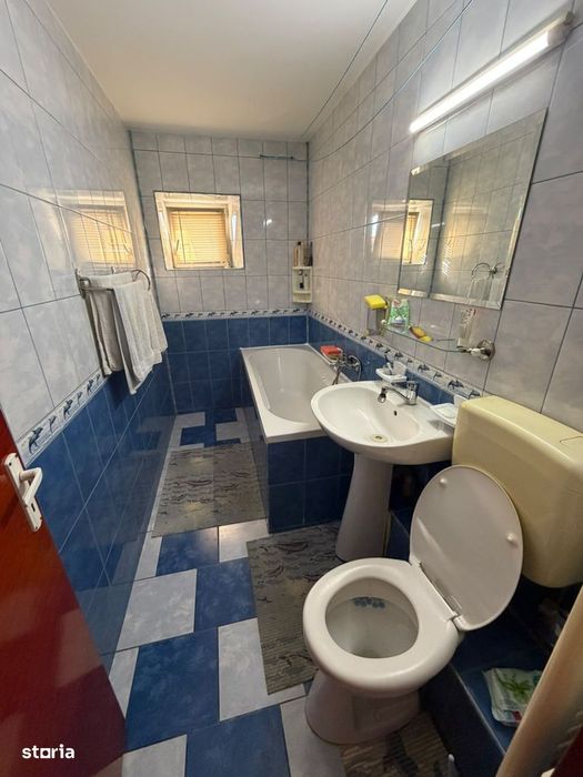 Vanzare apartament 3 camere zona 13 septembrie