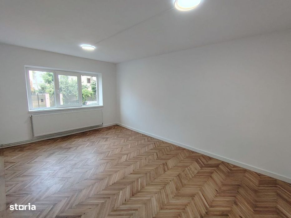 Apartament nemobilat cu 3 camere -zona RAGC.