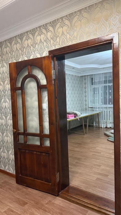 Продам деревянную двери