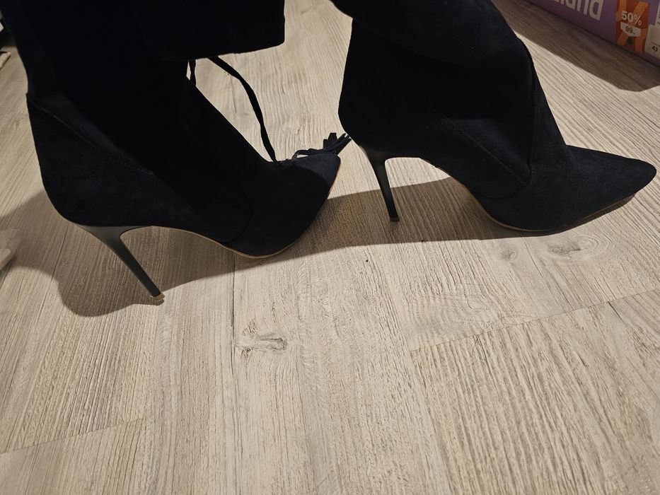 Cizme înalte de piele întoarsa, cu toc