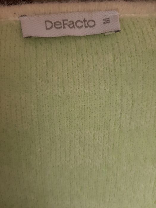 Къса дамска жилетка