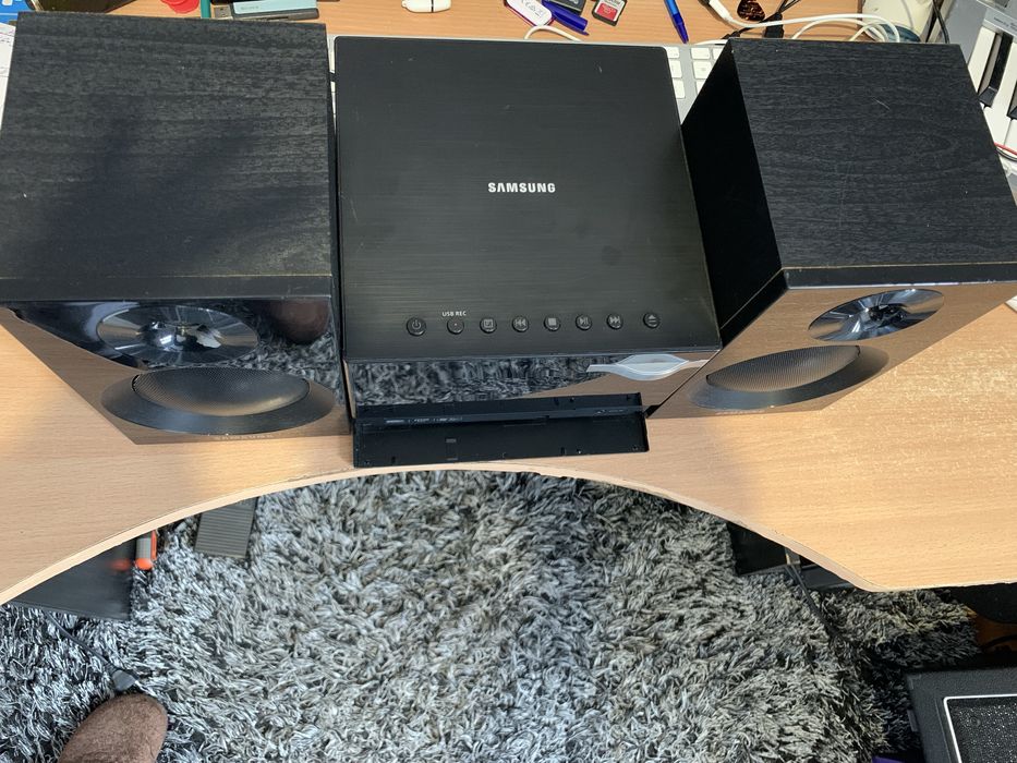 Samsung E-320 mini stereo