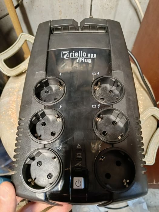 Ups riello iplug profesional