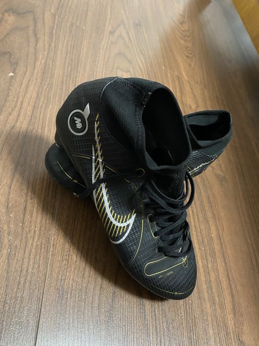 Vand ghete de fotbal Nike cu crampon de fier