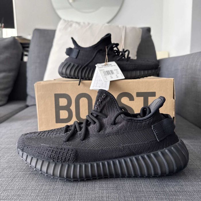 Adidas Yeezy Boost 350 v2 Onyx