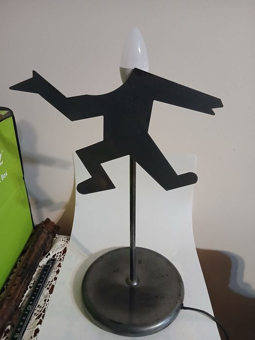 Veioza cu un design deosebit.