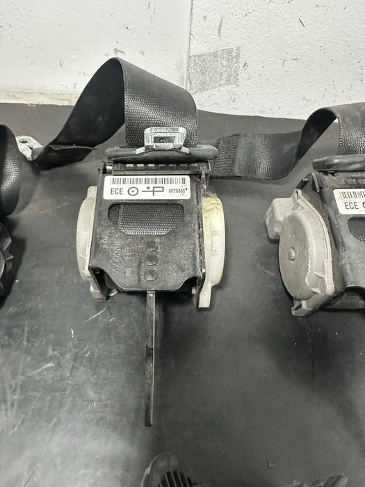 Centura siguranta dreapta fata BMW Seria 3 E90 E91 neagra