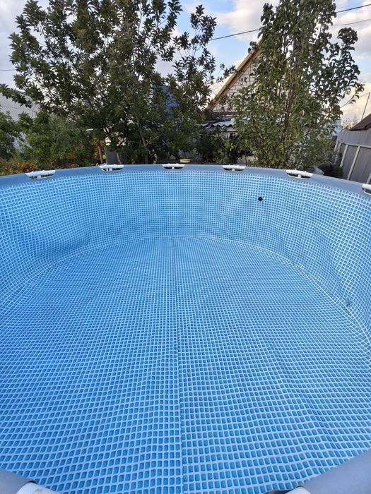 Каркасный бассейн Intex 366 на 122