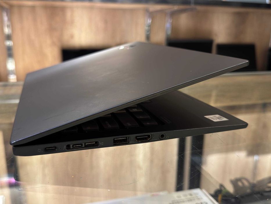 Lenovo ThinkPad X1 Carbon Gen 8 Core i5-10310U ram 8 ssd 256