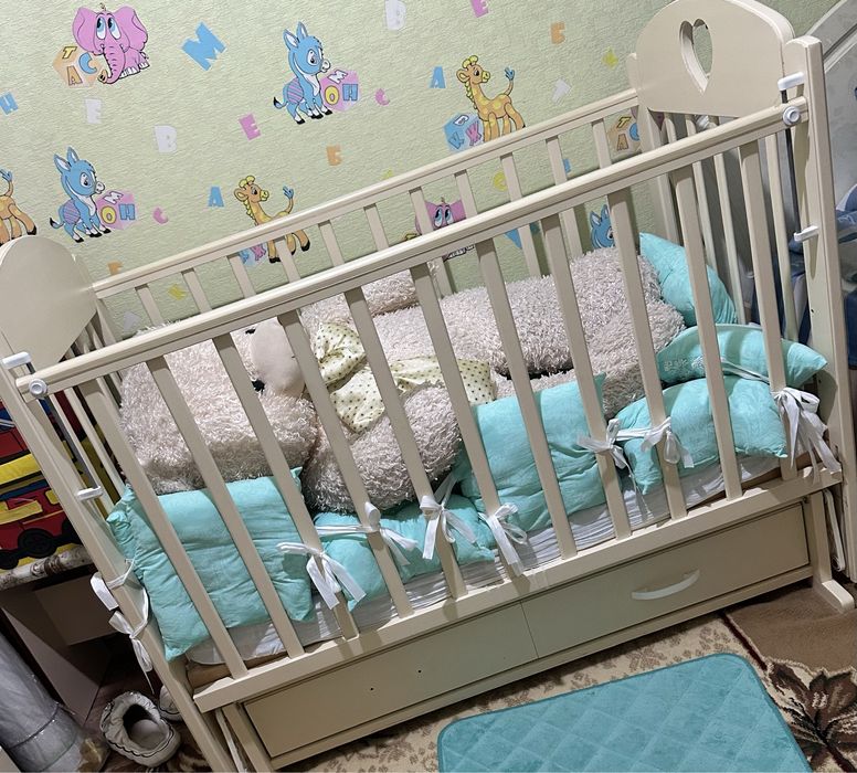 Детская кроватка