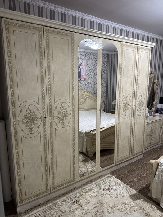 Спальный гарнитур