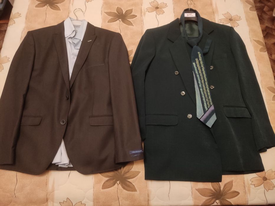 Продавам костюм ТЕОДОР,като нов!