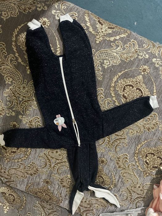 Егіз қыздарға арналған киімдер