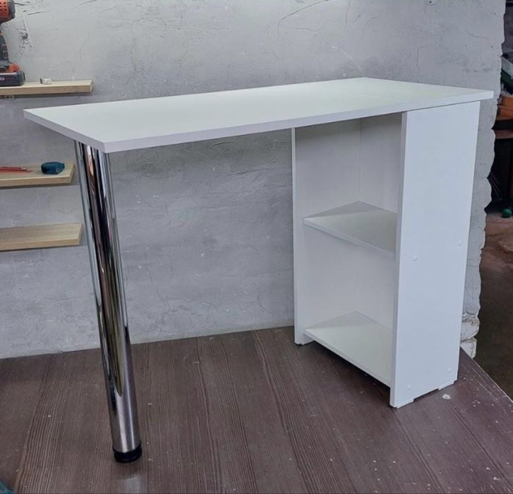 Продам маникюрный столик