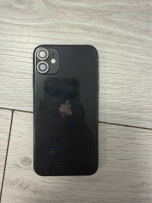 Vand Iphone 11 negru