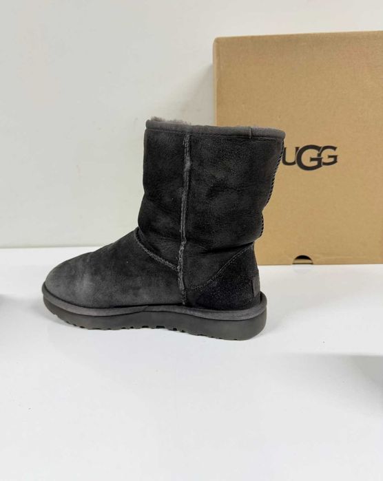 UGG Classic Short ll