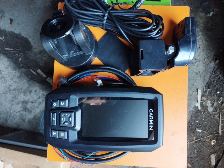 Продам эхолот Гармин страйкер плюс 4.