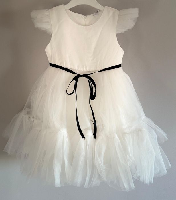 Платье новое для девочки.рост 100 см