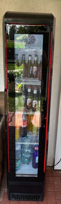 Vand vitrina frigorifica ca noua