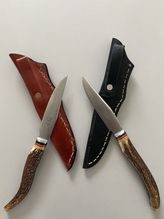 Cutite vanatoare ,teaca piele bovina ,mâner corn căprior