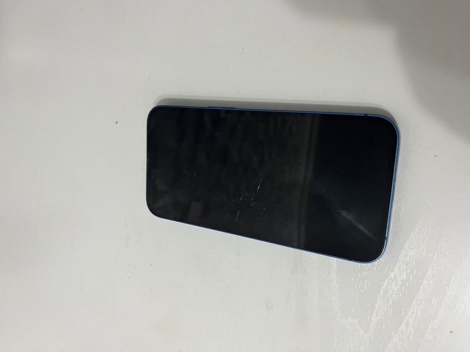 Айфон 13 в хорошем состояний