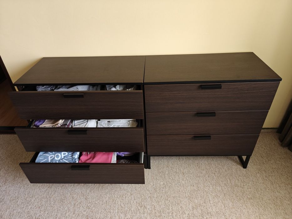 Dulap cu 2 uși glisante și 4 sertare + Comodă cu 3 sertare