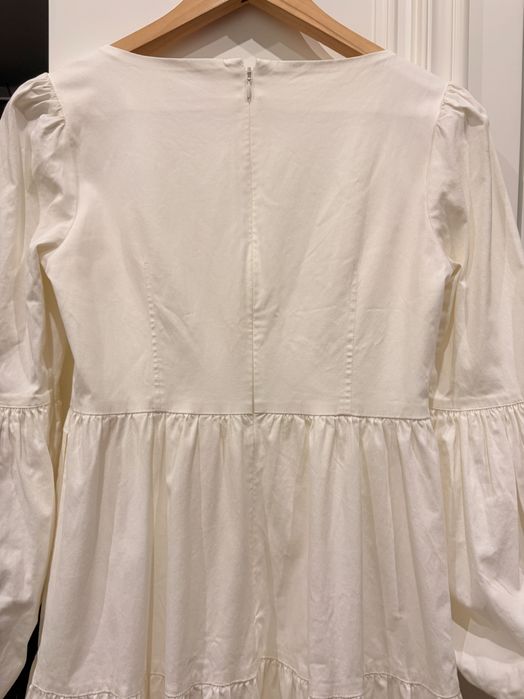 Платье белое. Состояние идеальное.