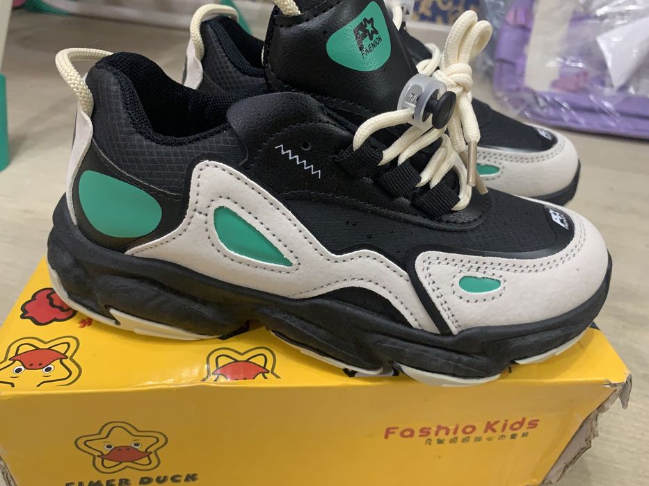 Кроссовки детские