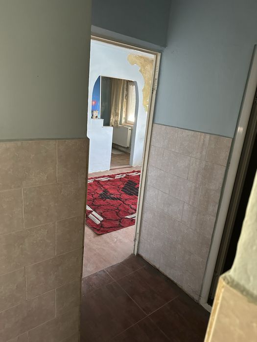Vând apartament in Medias, cu 3 camere, etajul 4