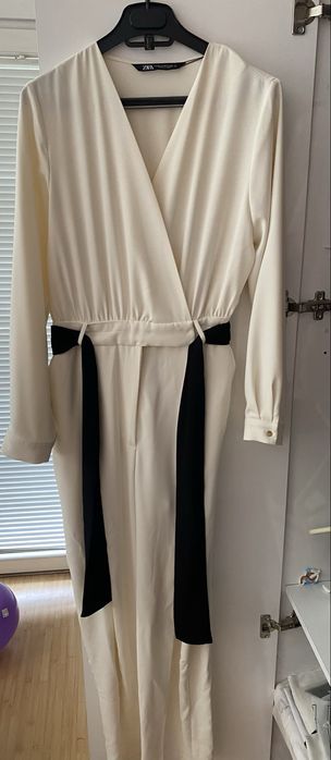 Бял гащеризон от Зара