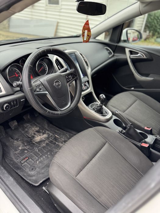 Opel Astra J 1,6 Benzina si GPL 2012 AC Inchidere centralizata