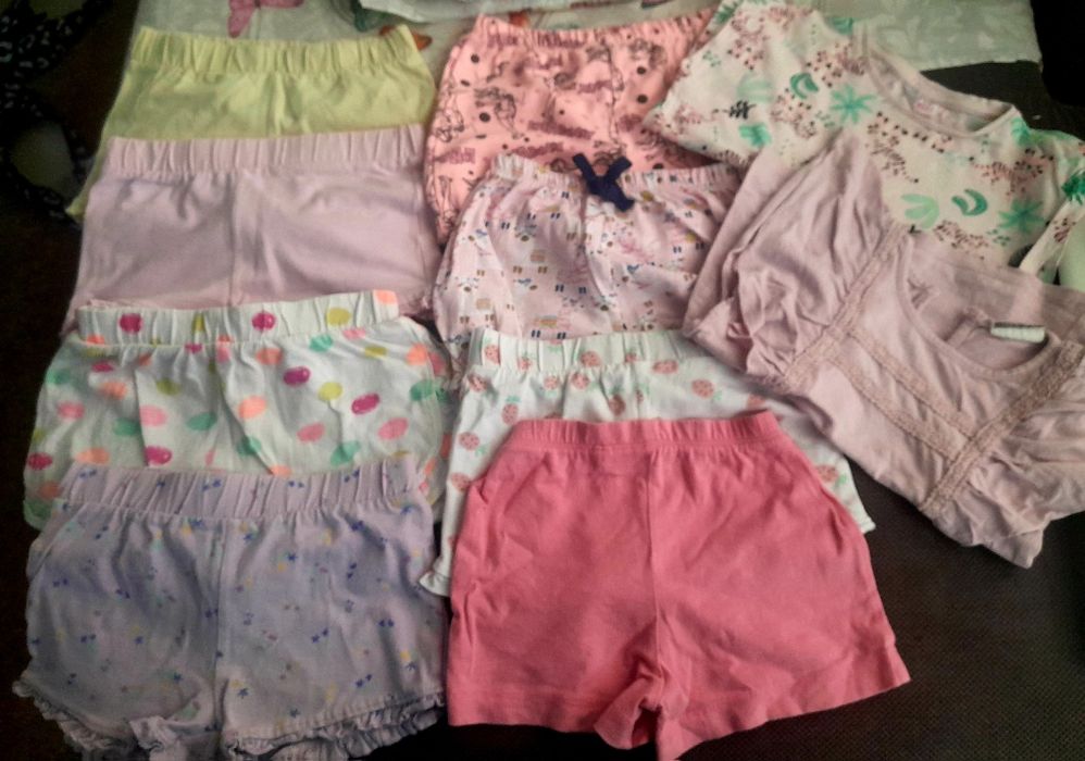 Летен лот за момиче 98 размер ,блузи и панталони