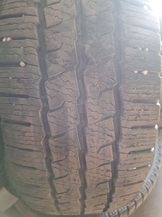 Гуми 225 / 70 / 15 C