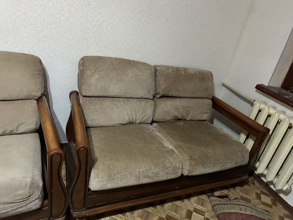 Диваны из дерева