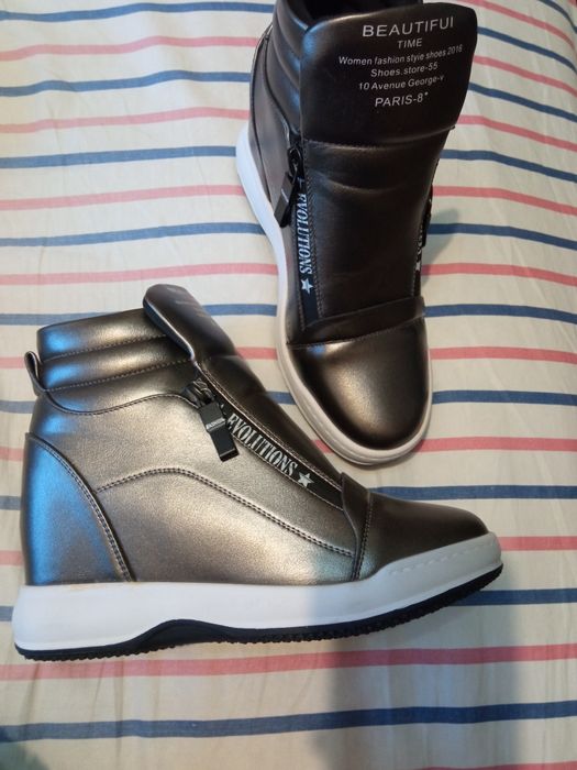 Ботинки не тёплые 50.000