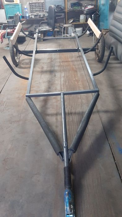 Продам резиновую лодку с мотором