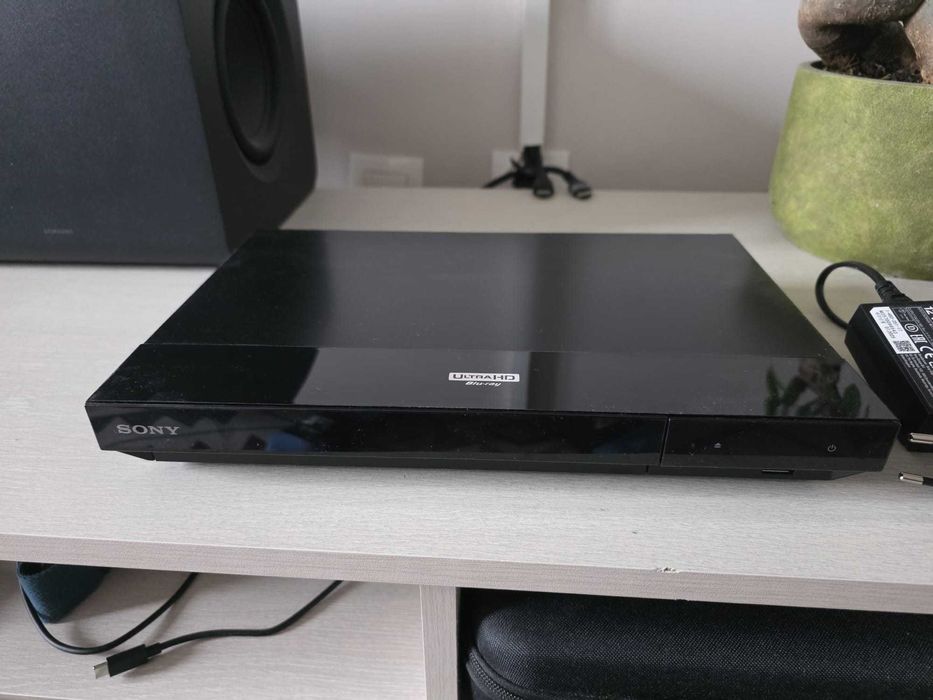 4k player Sony UBP-X700K Garantie 18 luni + Cadou 2 filme