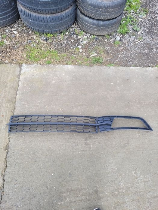 Grila proiector bara fata spoiler skoda octavia 3