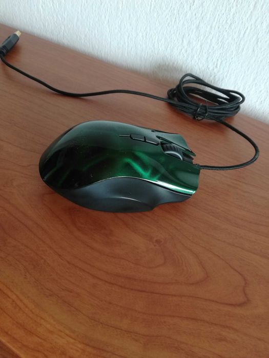 Razer Naga moba/action-rpg gaming mouse