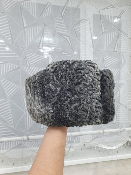 Каракулевая шапка