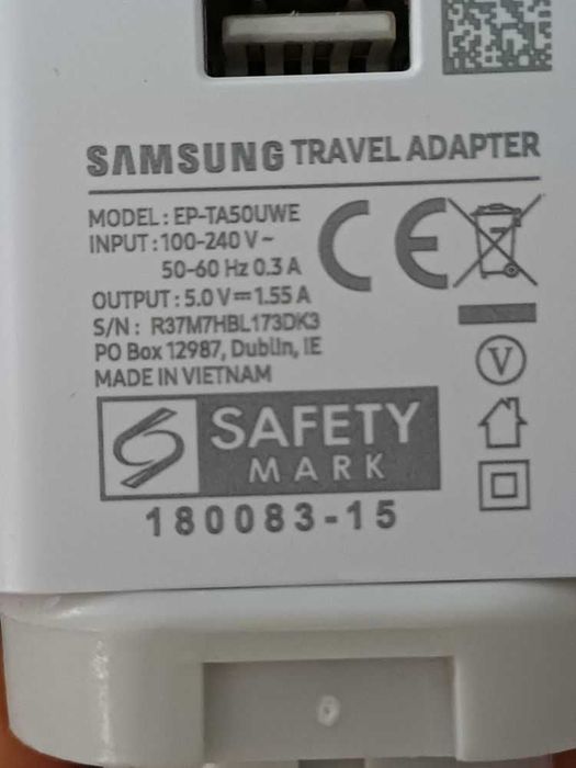 Оригинално зарядно на SAMSUNG